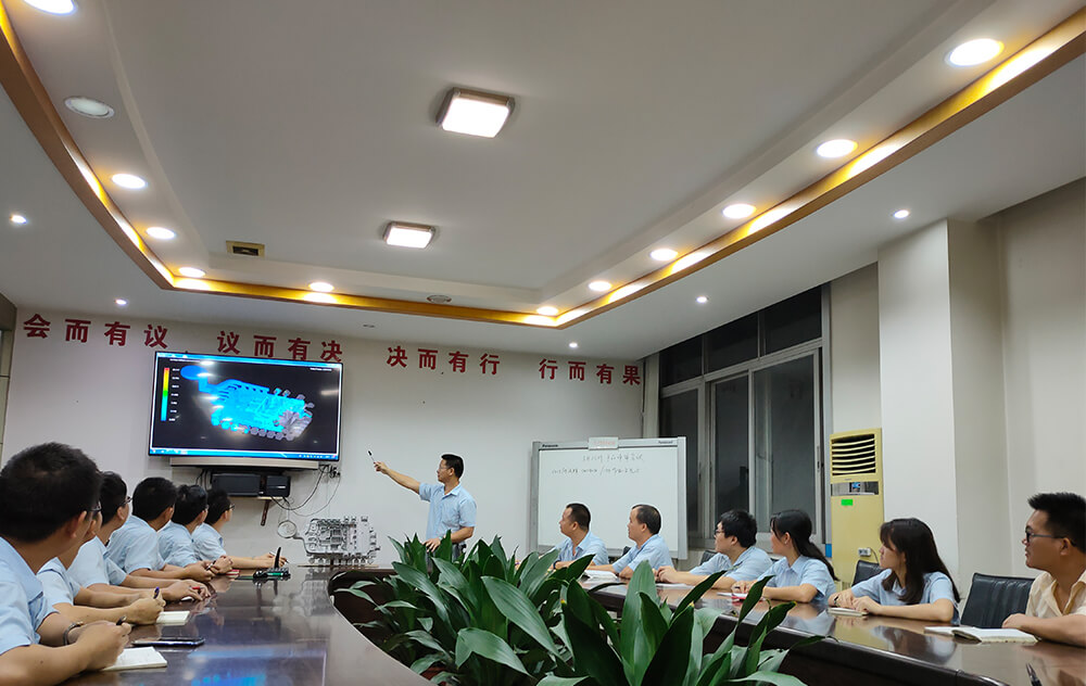 為不同領(lǐng)域客戶(hù)在模具設計與制造積累豐富經(jīng)驗，在汽車(chē)、新能源、通信、醫療等行業(yè)有顯著(zhù)優(yōu)勢。